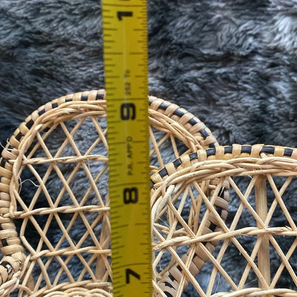 3 Vintage Miniature Wicker Rattan Peacock Chairs and 1 table - Picture 15 of 16